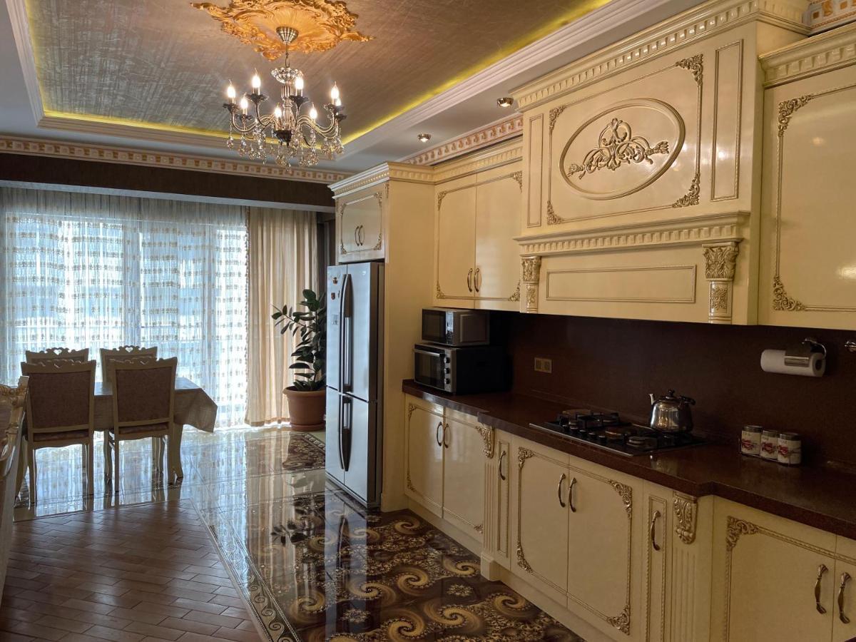 Park Azure Louvre Apartment Баку Екстер'єр фото